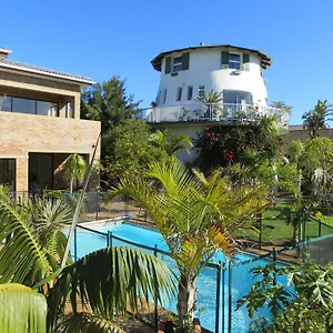Cape Oasis Bloubergstrand