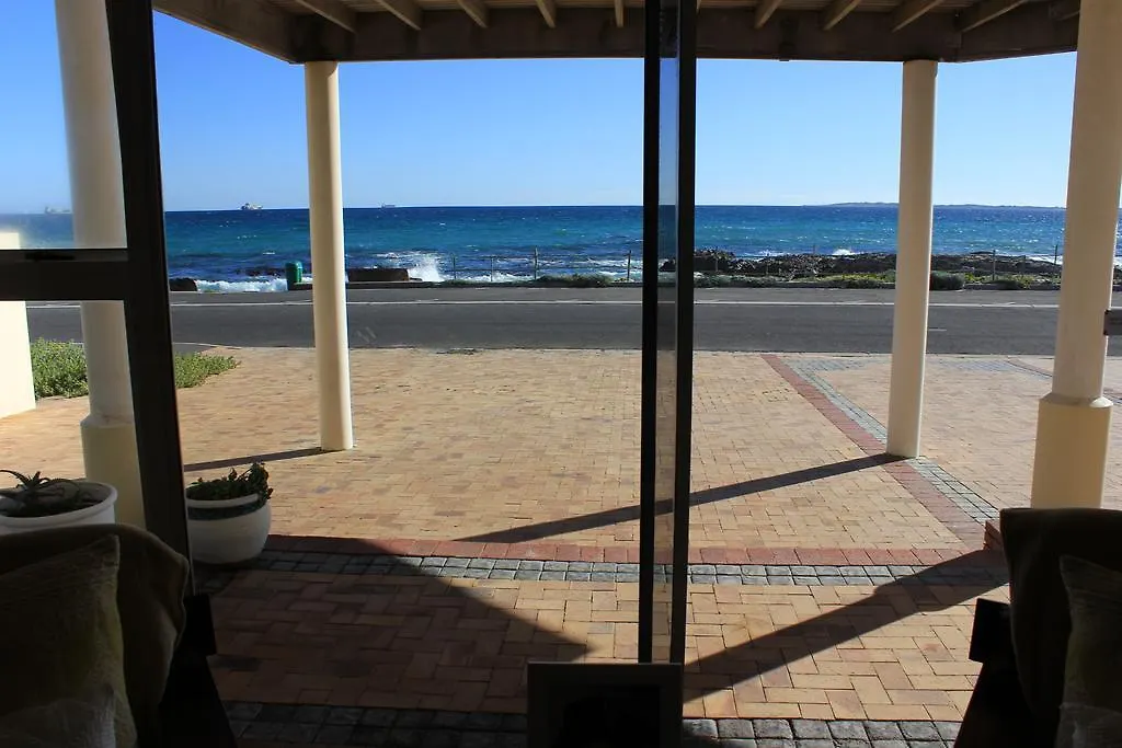 Apartment 4 On Beach Bloubergstrand